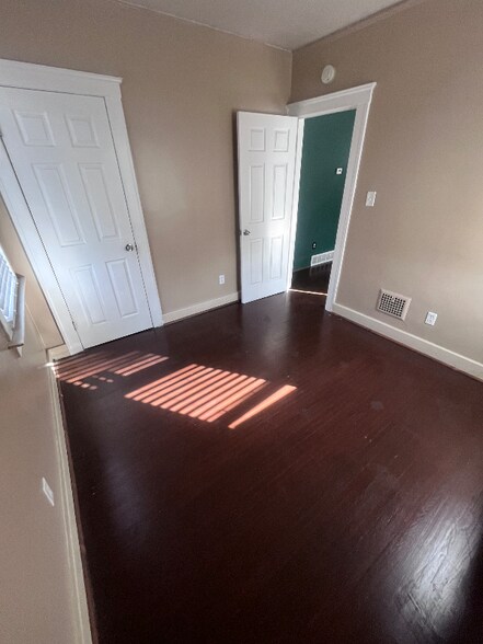 Building Photo - 8457 Cahalan St