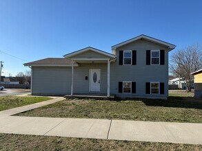 Building Photo - COMING SOON: 4 BEDROOM / 2 BATHROOM HOUSE IN JOPLIN MO!!!