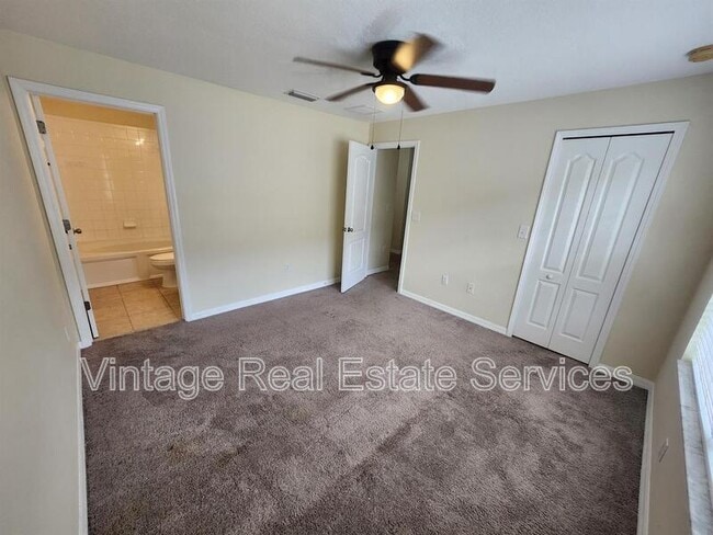 Building Photo - 10932 Keys Gate Dr