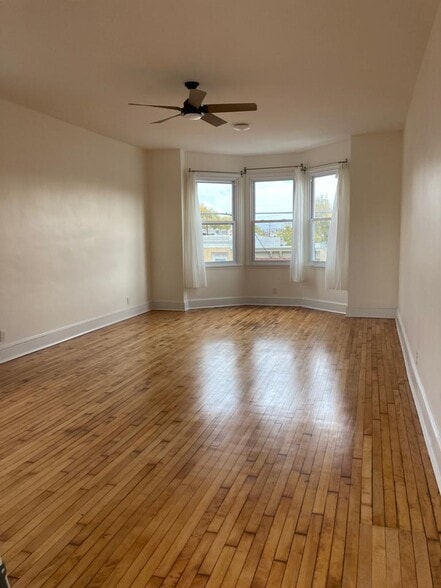 2nd bedroom - 2110 E Clearfield St