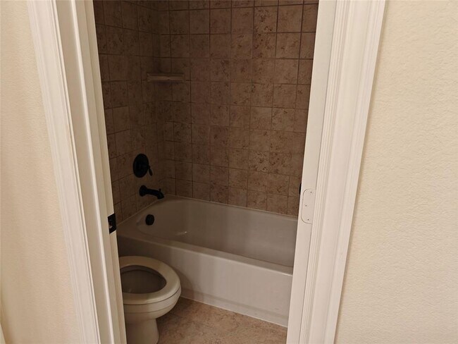 Building Photo - 5551 Twin Rivers Ln