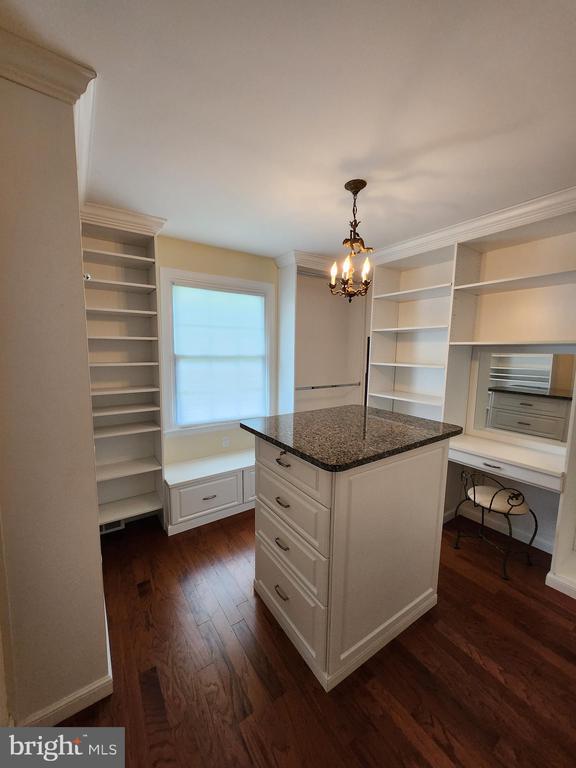 Building Photo - 2622 Boxwood Dr