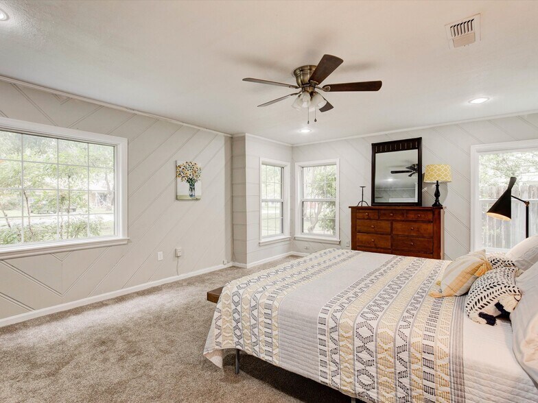 Building Photo - 3727 W Biddison St