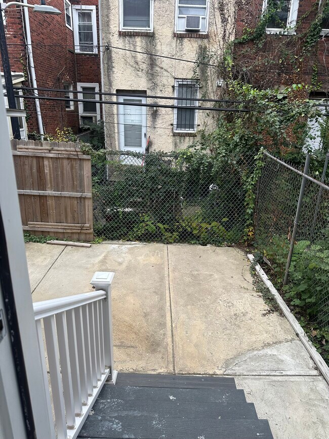 Building Photo - 5322 Spruce St