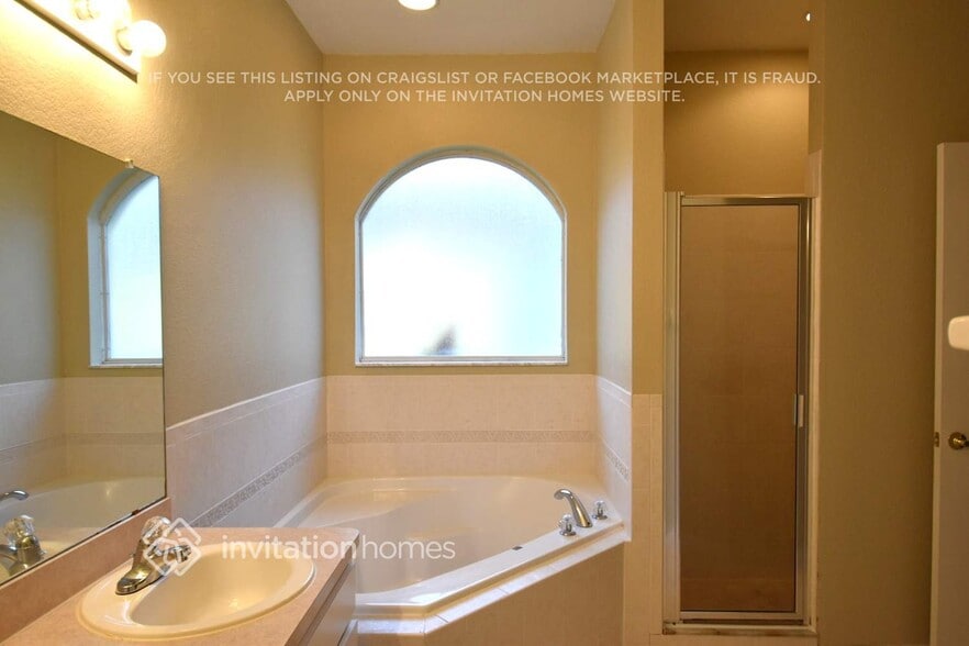 Building Photo - 608 Terranova Dr