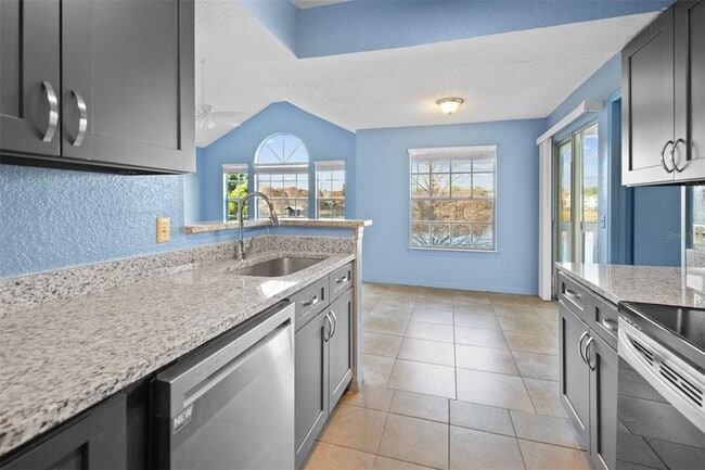 Building Photo - 1037 S Hiawassee Rd