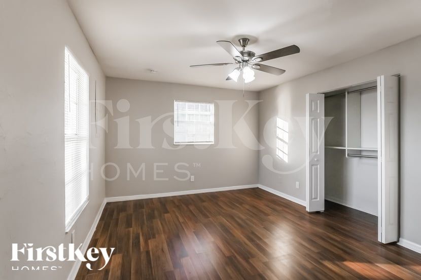 Building Photo - 18525 Sebring Rd