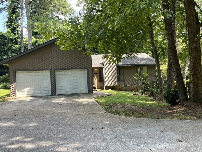 Primary Photo - 2908 N Deshong Rd