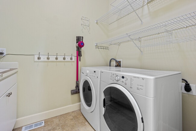 Building Photo - 17212 NE 117th Way