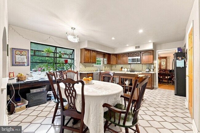 Building Photo - 315 Pheasant Hill Dr