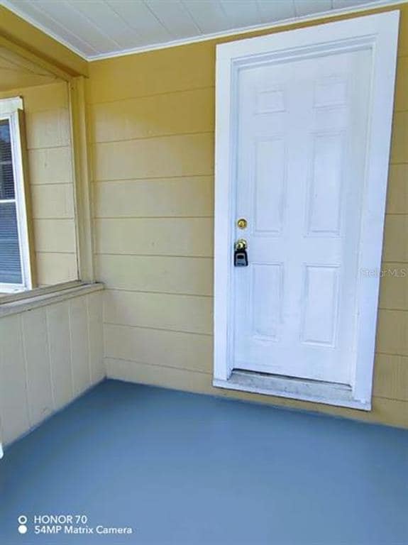 Building Photo - 823 16th Ave SW