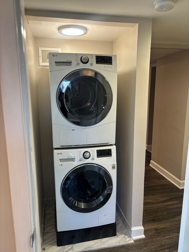 Building Photo - 2665 Martin Luther King Jr Ave SE