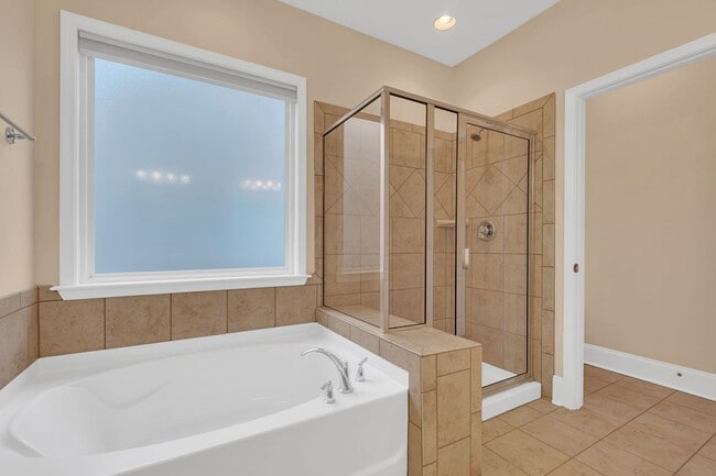 Building Photo - Del Webb Lake Providence Home