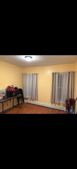 Building Photo - 18 High St