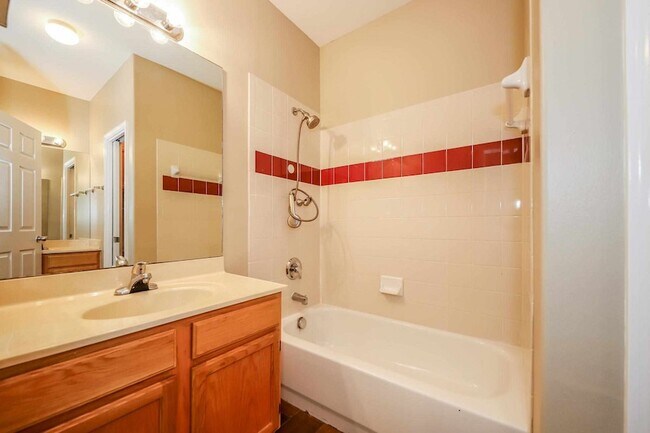 Building Photo - 2445 Monarch Dr