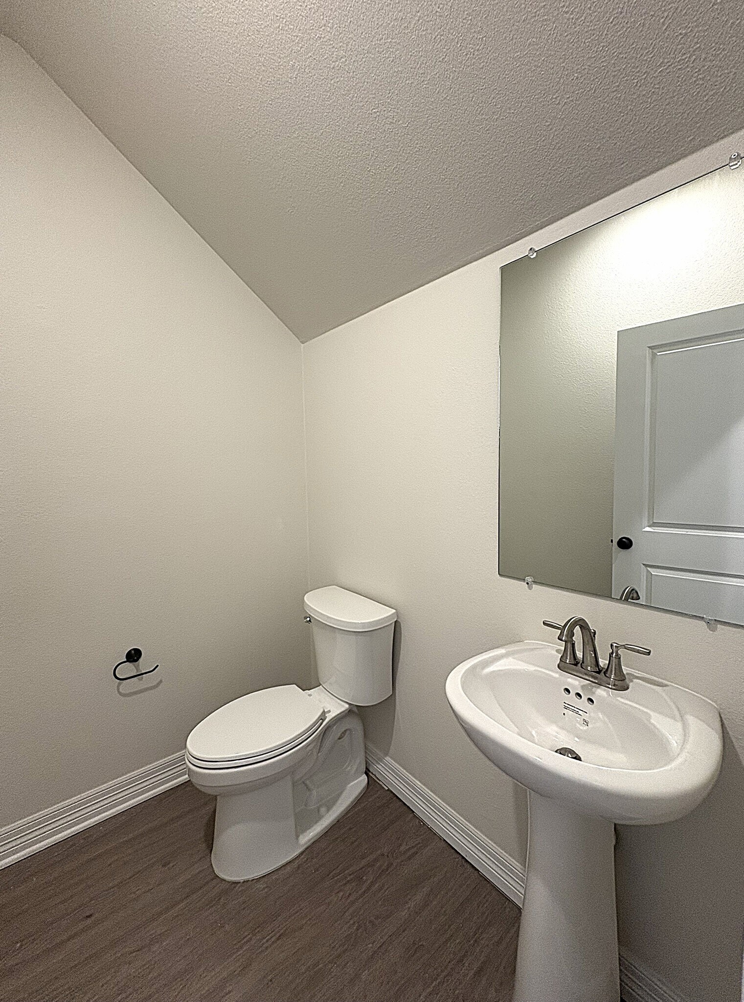 Building Photo - 1154 Lindsey Dr