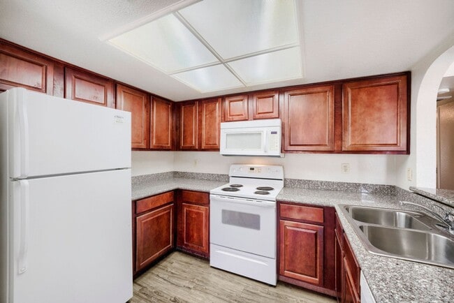 Building Photo - 1412 Bass Dr