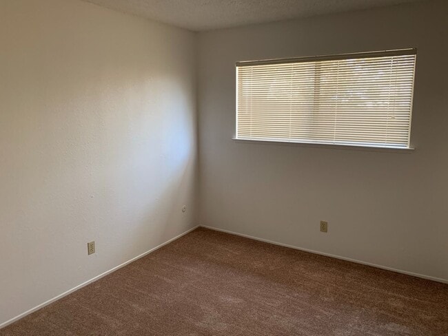 Building Photo - 8969 El Oro Plaza Dr