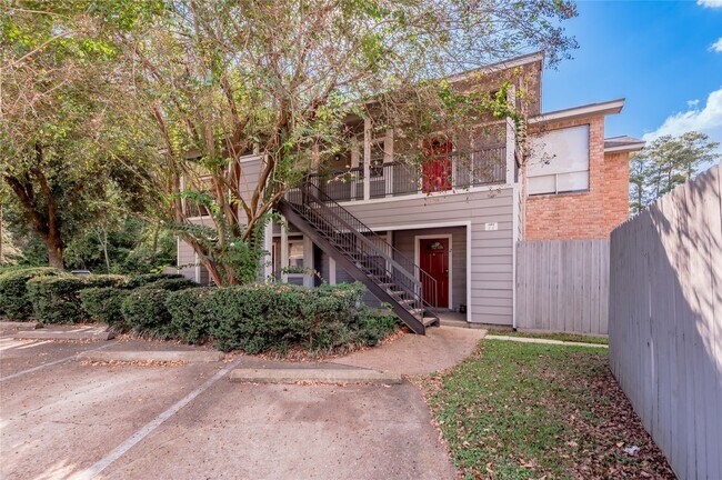 Building Photo - 2404 Sycamore Ave