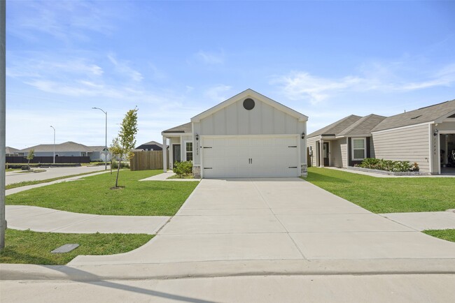 Building Photo - 11430 Amber Plns Dr