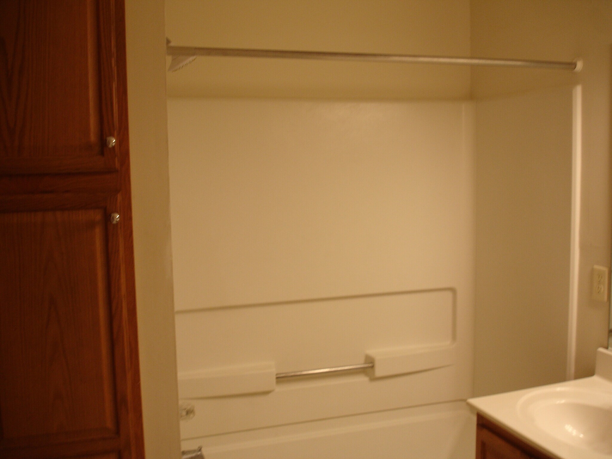 Building Photo - 633 Kingfisher Ln