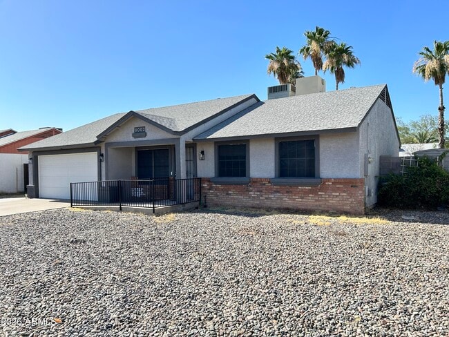 Building Photo - 9002 W Malapai Dr