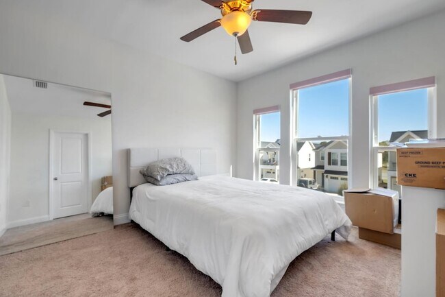 Building Photo - 458 Grand Oaks Rd