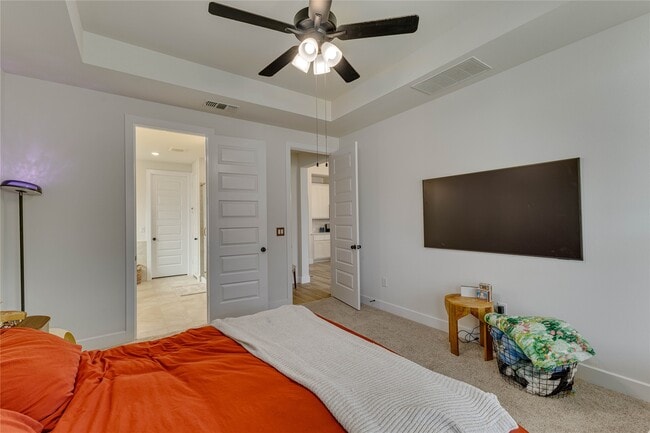 Building Photo - 617 Buckaroo Dr