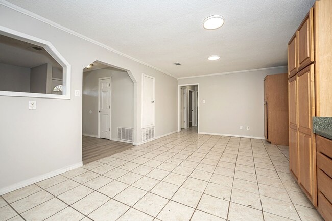 Building Photo - Charming 3-Bed, 2-Bath Home in Pascagoula – Great Location!