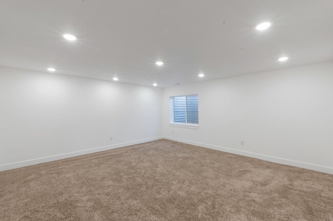 Building Photo - 38 N Rue de Matth