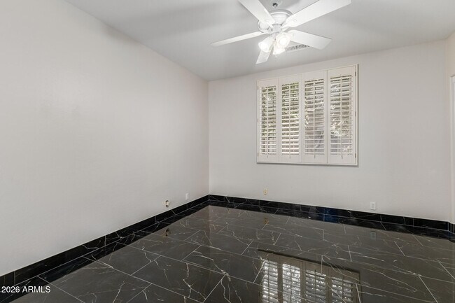 Building Photo - 10872 E Raintree Dr