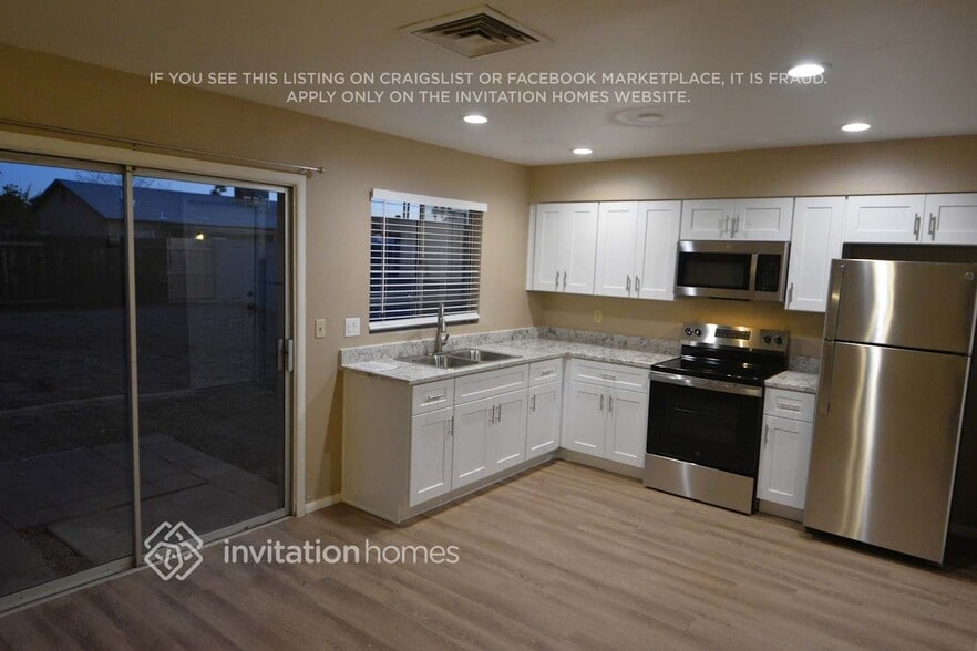 Building Photo - 3420 W Grovers Ave