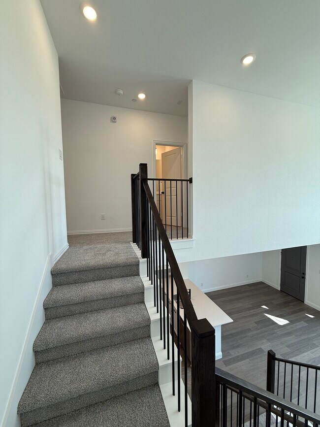 Building Photo - 1028 Bristleleaf Wy