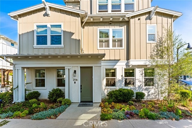 Building Photo - 2116 Cresta Dr