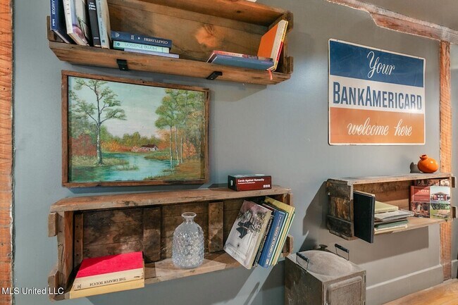 Building Photo - 301 S Toulme St