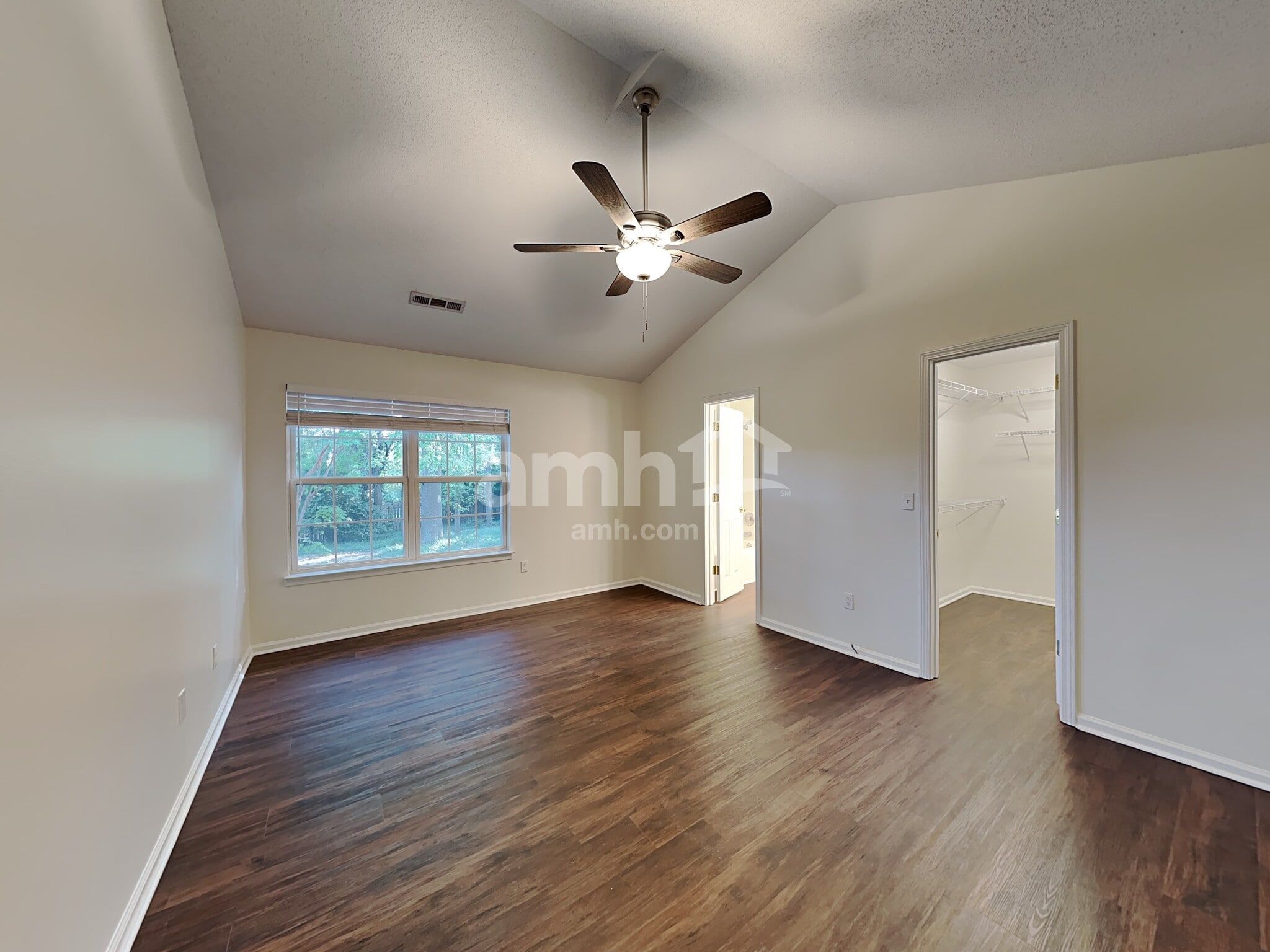 Building Photo - 7 Hazeltine Ct