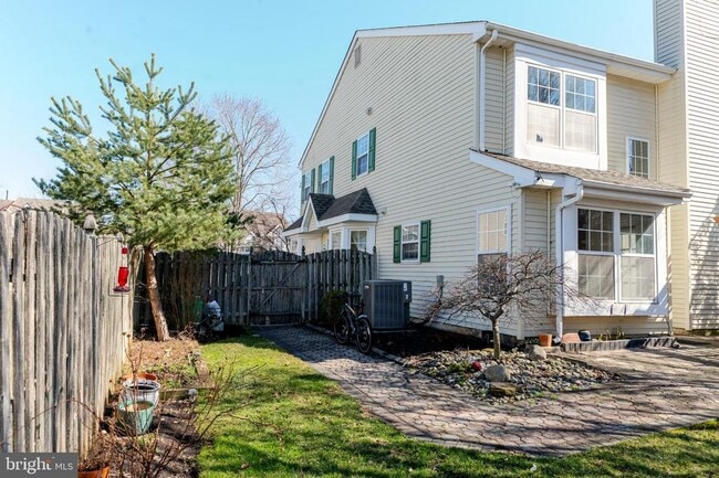 Building Photo - 21 Stokes Rd