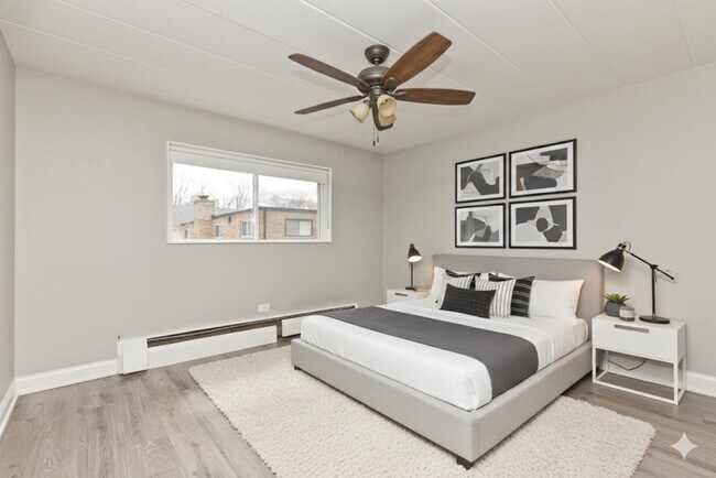 Building Photo - Newly Renovated 1 Bedroom Corner Unit