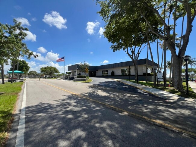 Building Photo - 938 Normandy Trail
