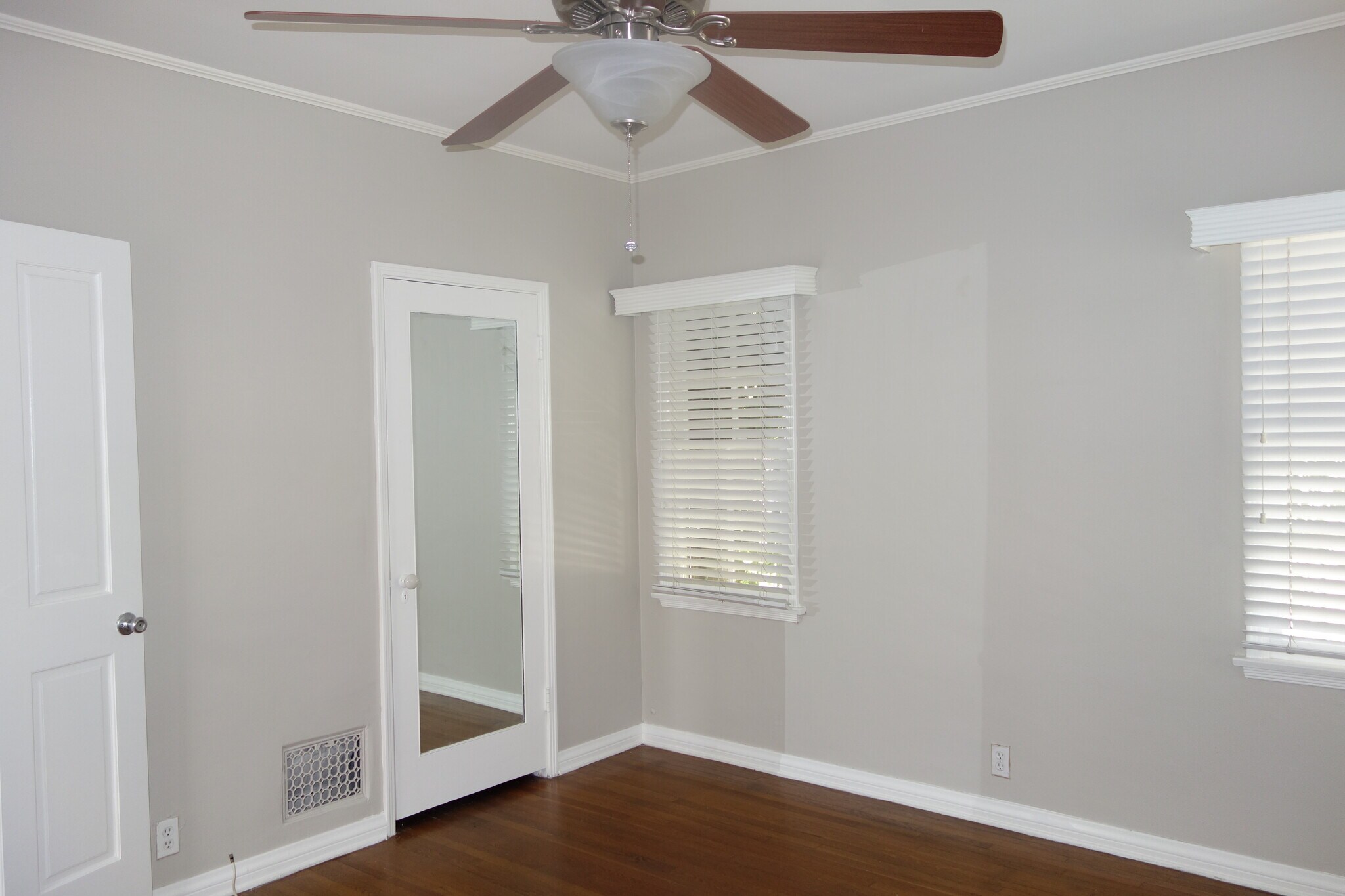 Building Photo - 112 N Edgemont St