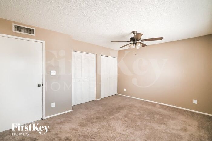 Building Photo - 12849 N 36th Dr