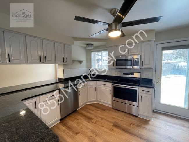 Building Photo - REDUCED RENT Exceptional Rental Opportunity: Explore Comfort and Convenience in Waterford, MI!