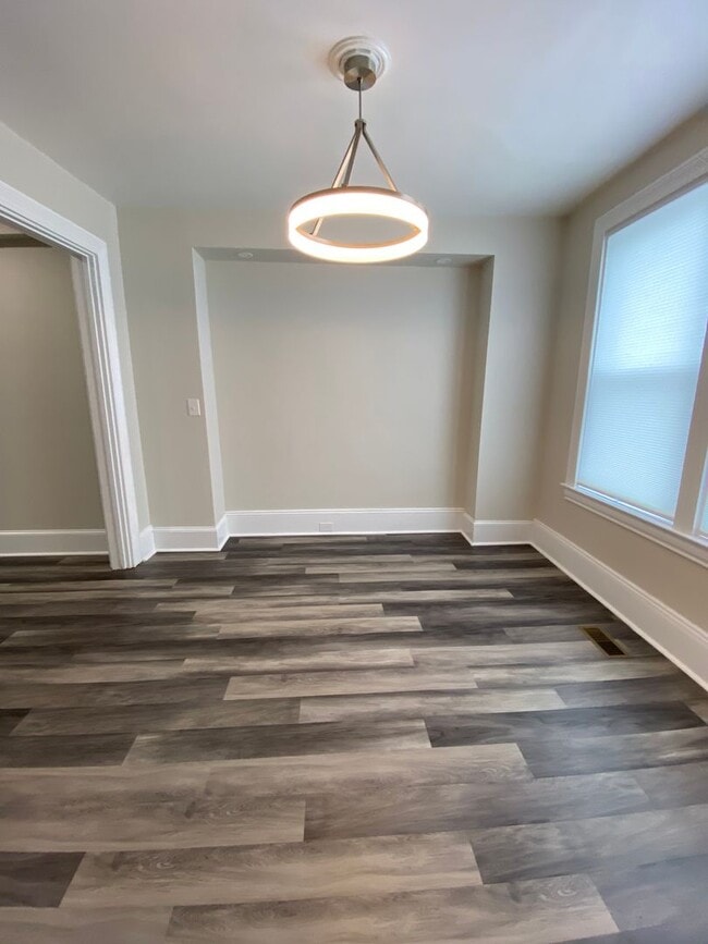 Building Photo - Wonderful newly remodeled 3 BR 2 BA  Home