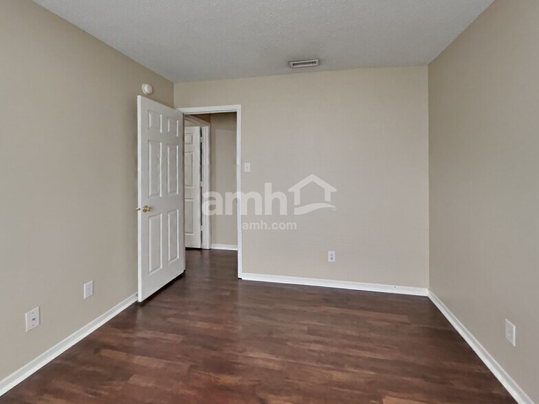 Building Photo - 14337 Orange Blossom Trail