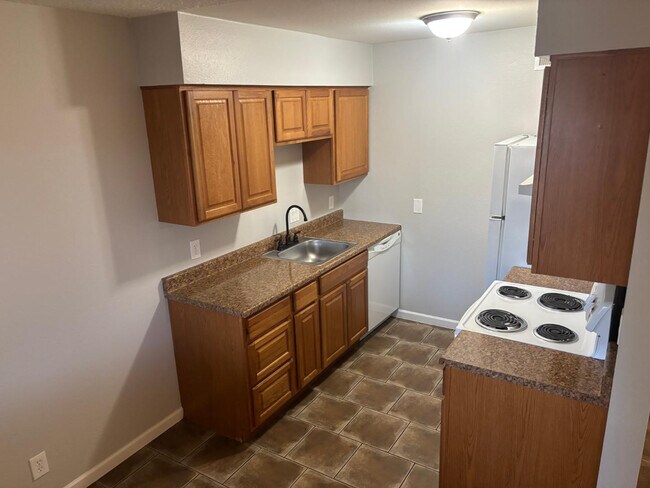 Building Photo - 321 N Horne