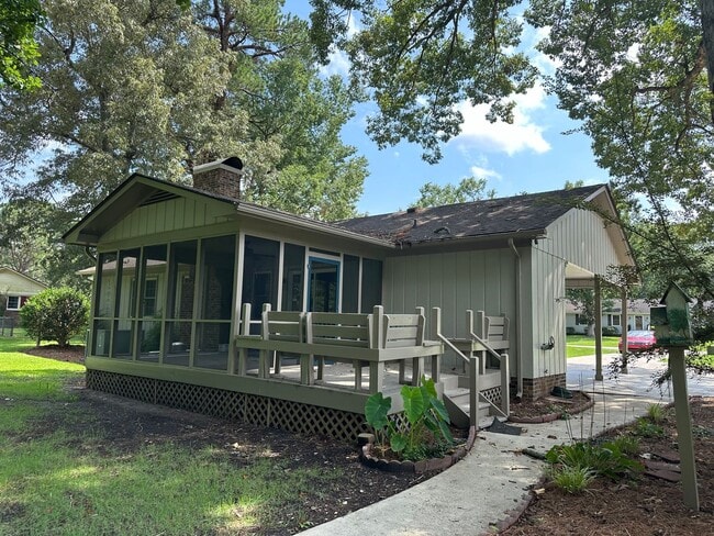Building Photo - Peaceful Home in Pamlico Village