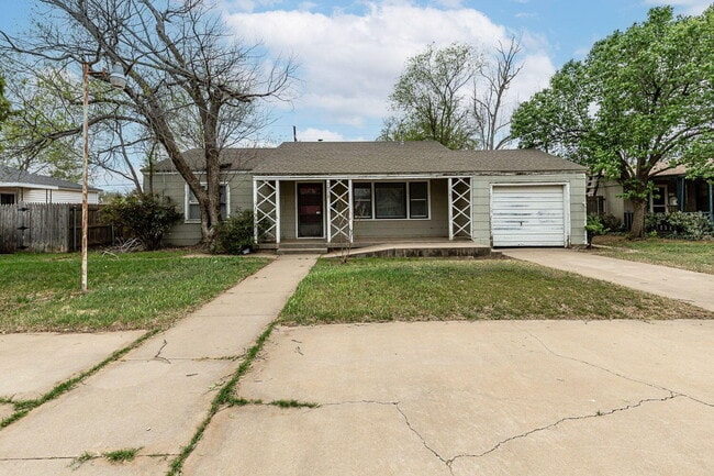 Building Photo - 2513 35th St