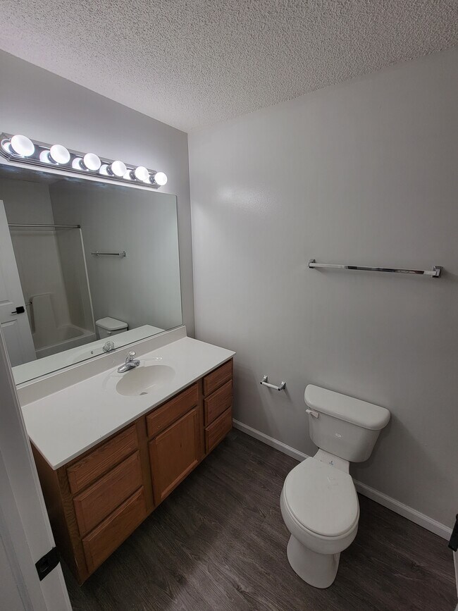 Building Photo - 92 Guideboard Rd