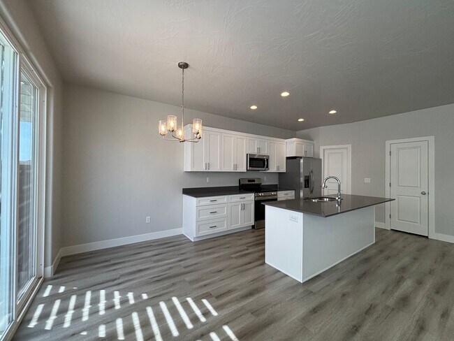 Building Photo - 1073 S 4380 W