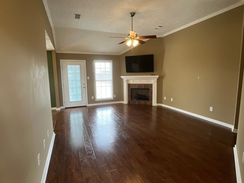 Building Photo - 612 Gettysburg Dr